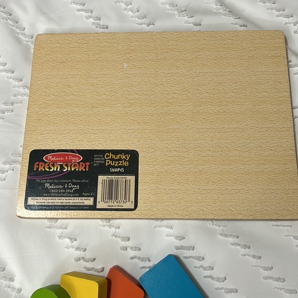 β¦οΈ Melissa and Doug Shapes Chunky Puzzle - Picture 7 of 7